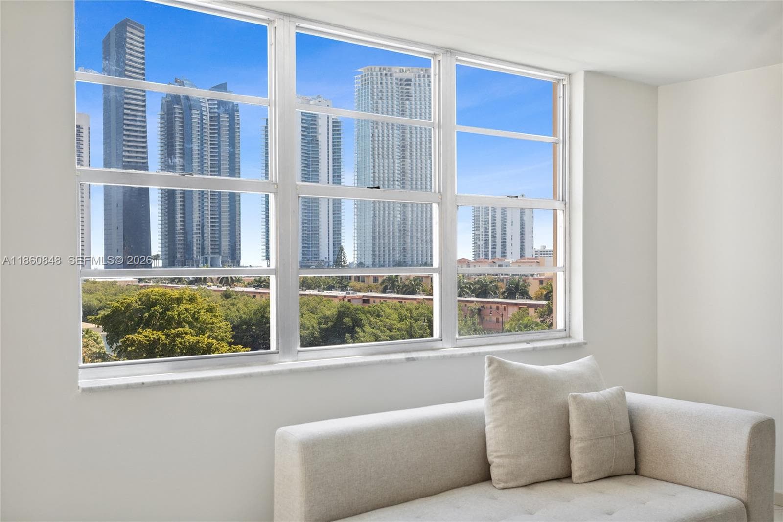 250 174th St 605 photo 3