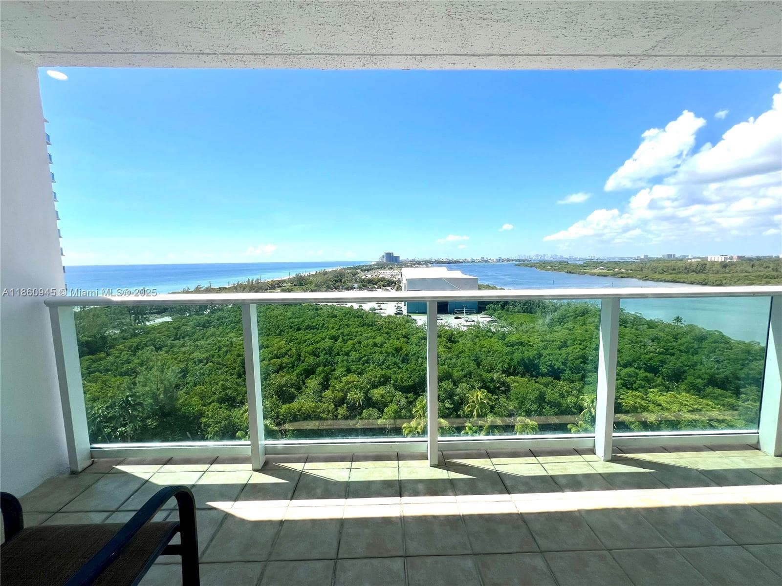100 Bayview Dr 1524 photo 4