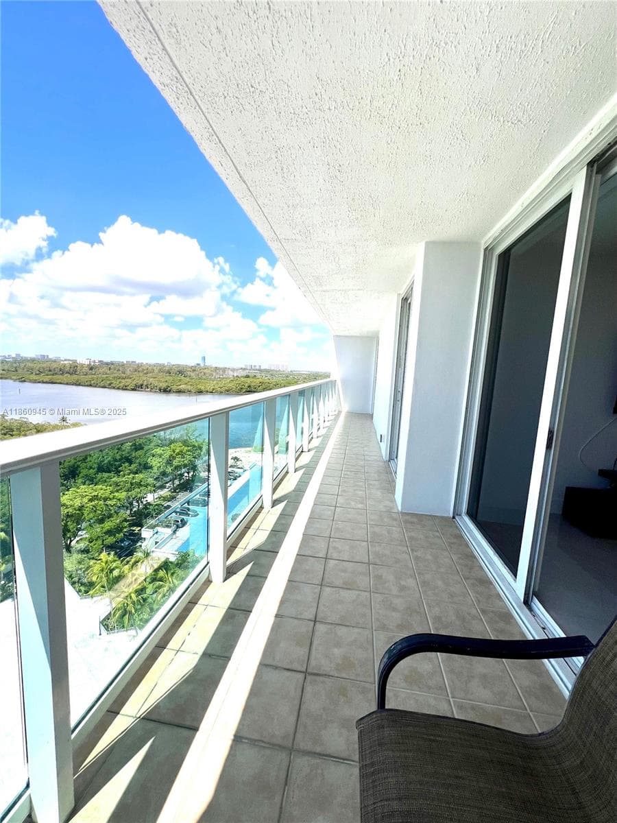 100 Bayview Dr 1524 photo 25