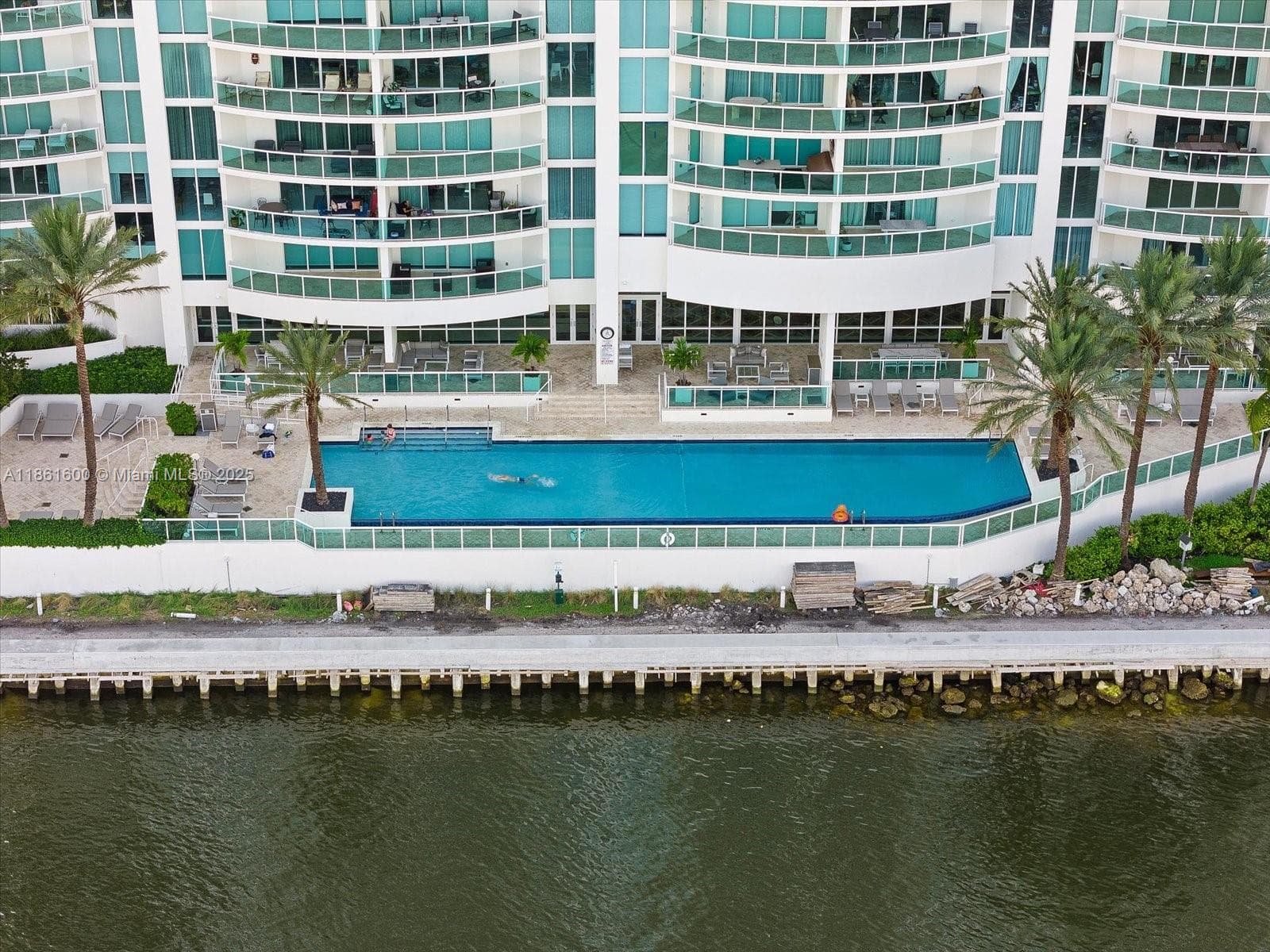 20201 Country Club Dr 2301 photo 7