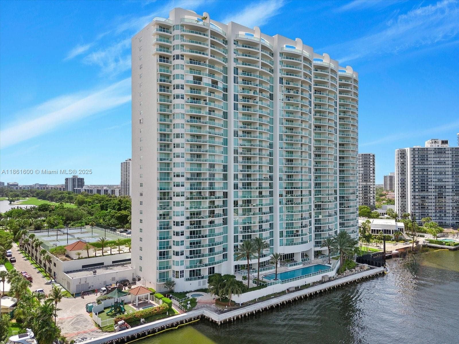 20201 Country Club Dr 2301 photo 8