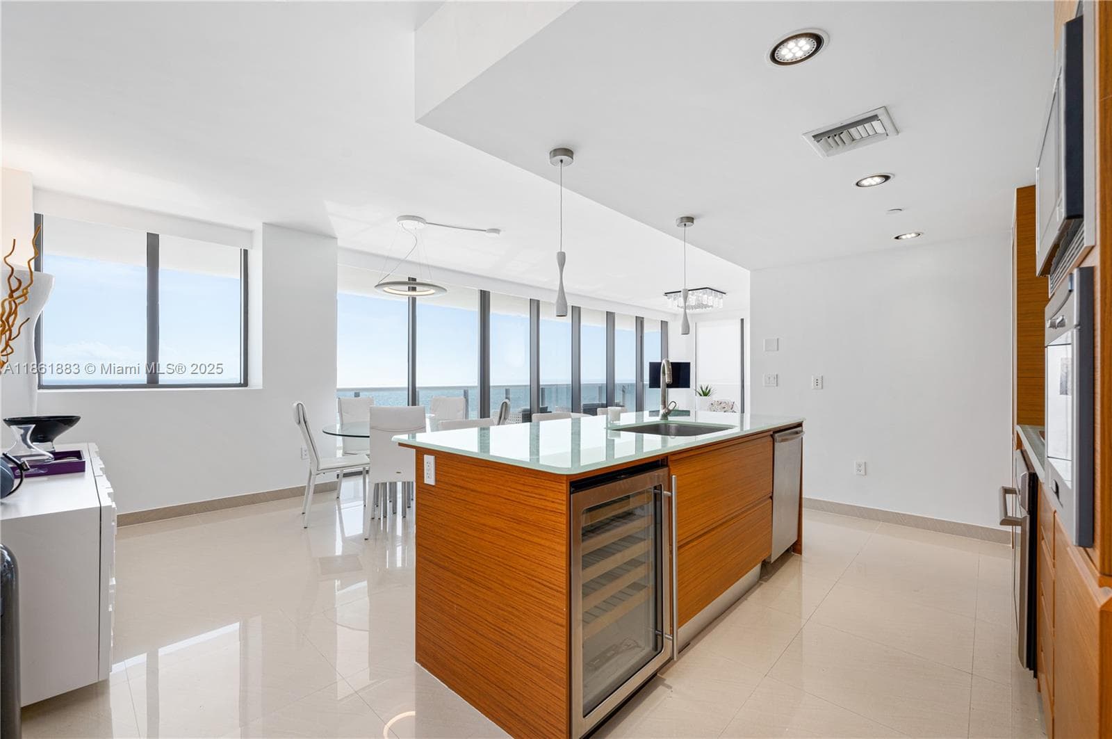 5875 Collins Ave 1202 photo 18