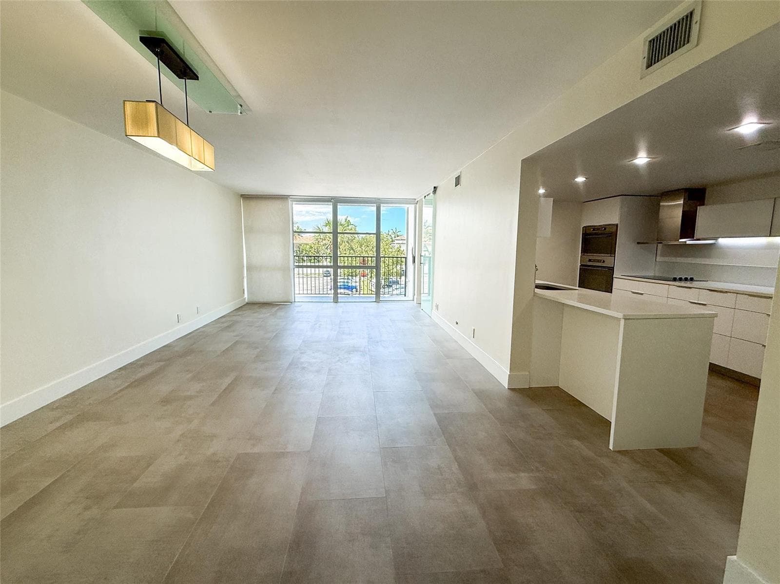 1000 Parkview Drive 319 photo 2