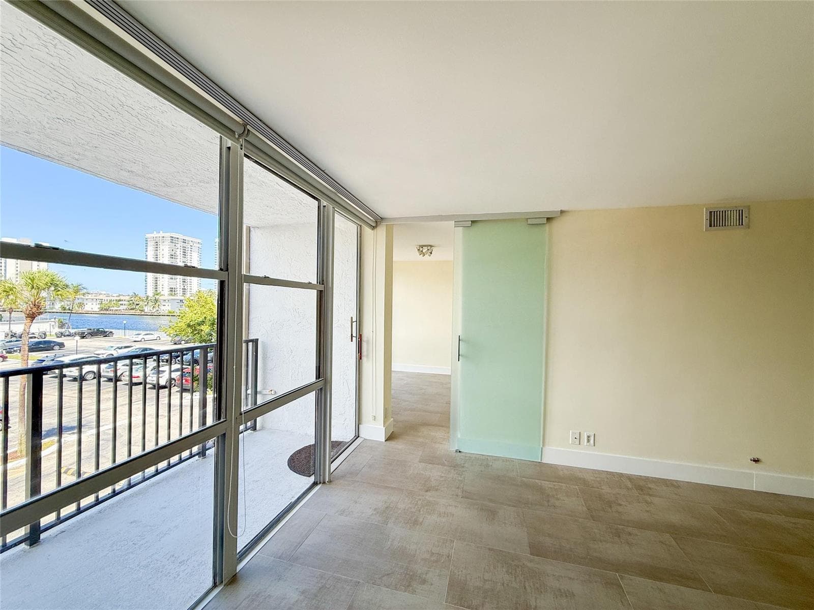 1000 Parkview Drive 319 photo 6