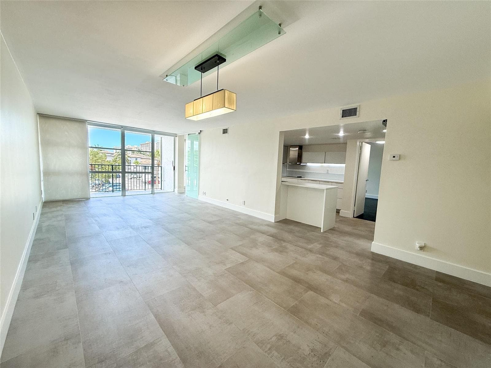 1000 Parkview Drive 319 photo 3
