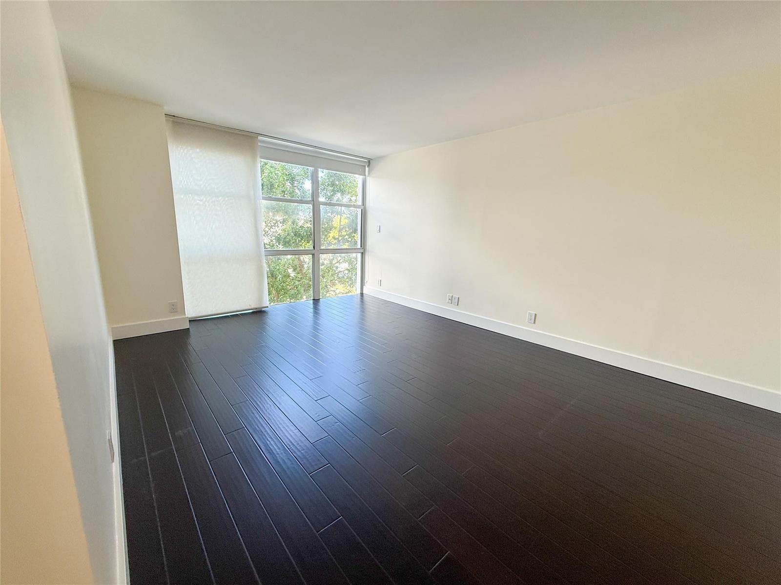 1000 Parkview Drive 319 photo 18