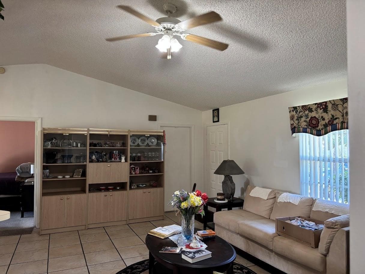 702 SW College Park Road photo 4