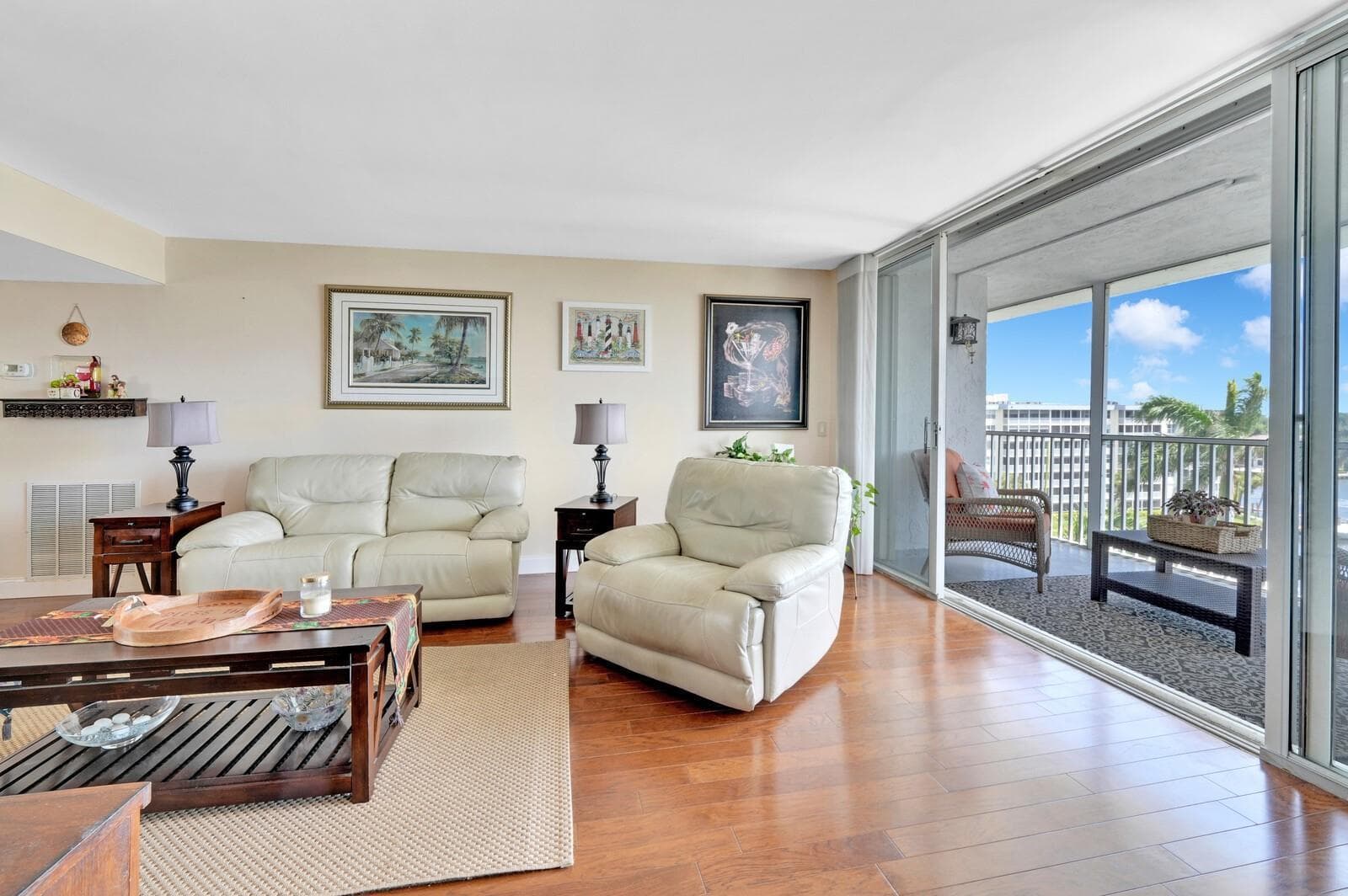 1 Harbourside Drive 1703 photo 4