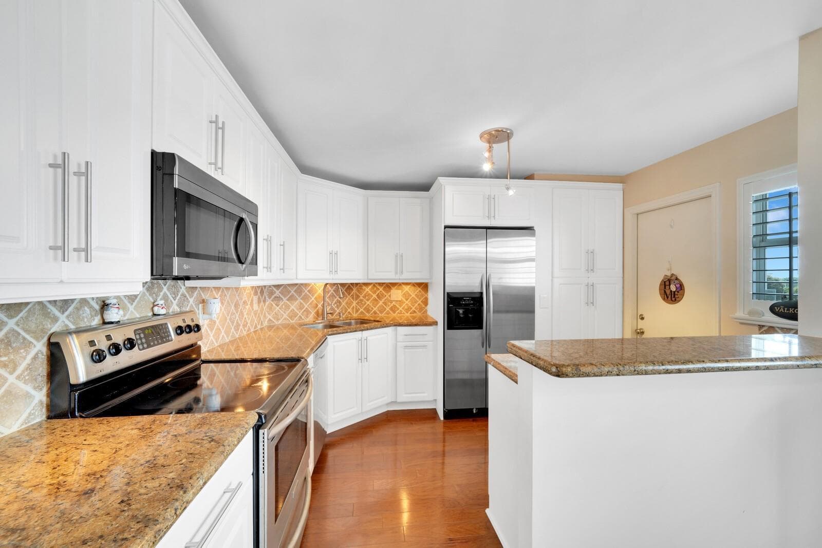 1 Harbourside Drive 1703 photo 8