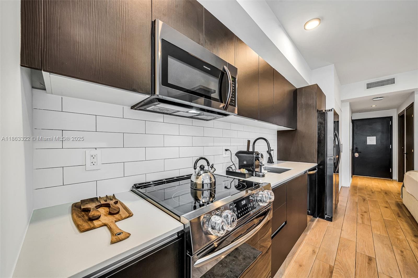 398 NE 5 4416 photo 17