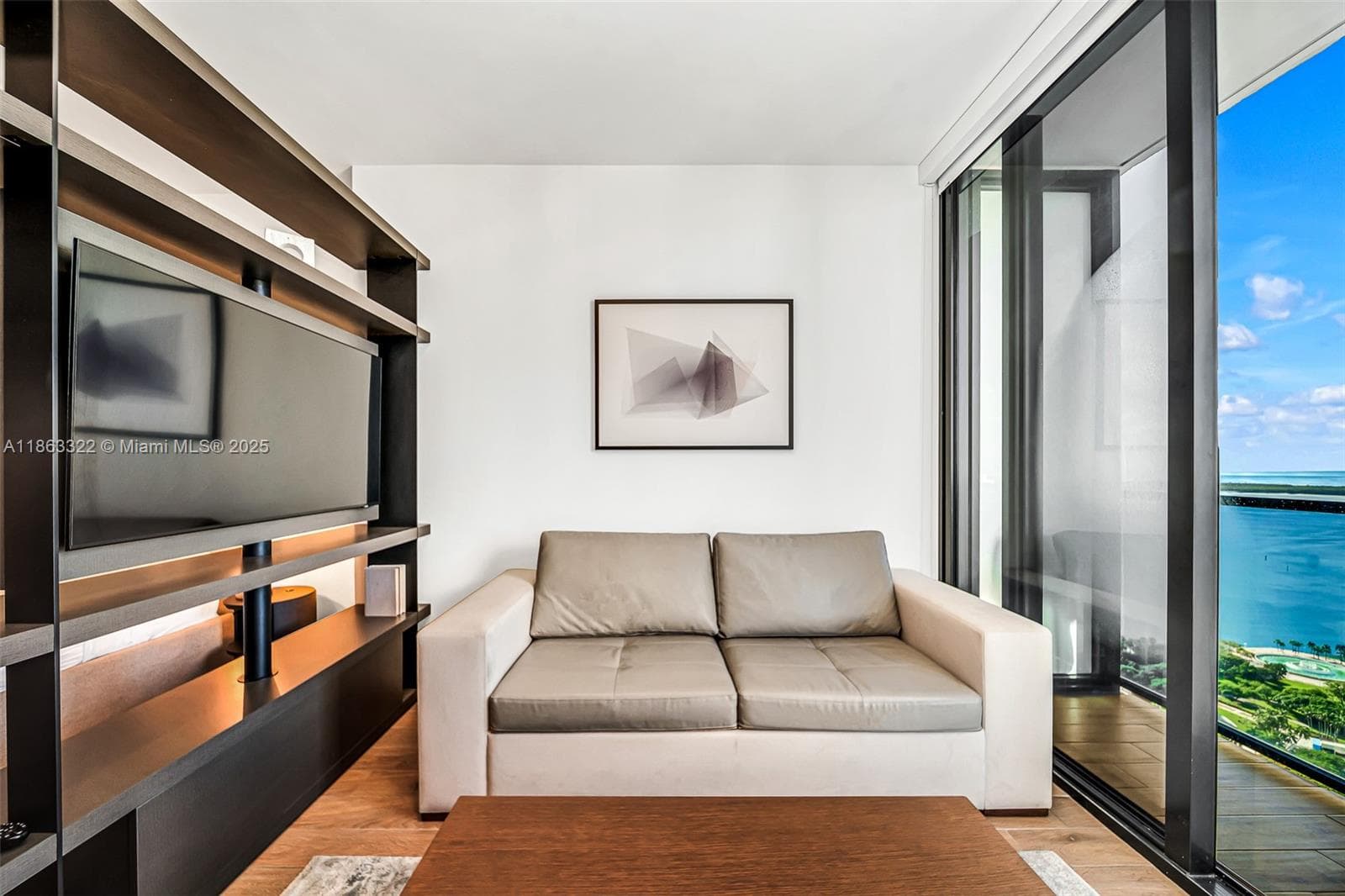 398 NE 5 4416 photo 7