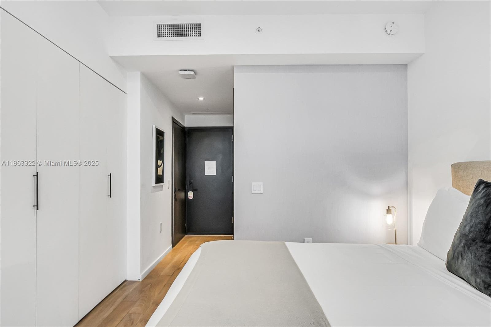 398 NE 5 4416 photo 20