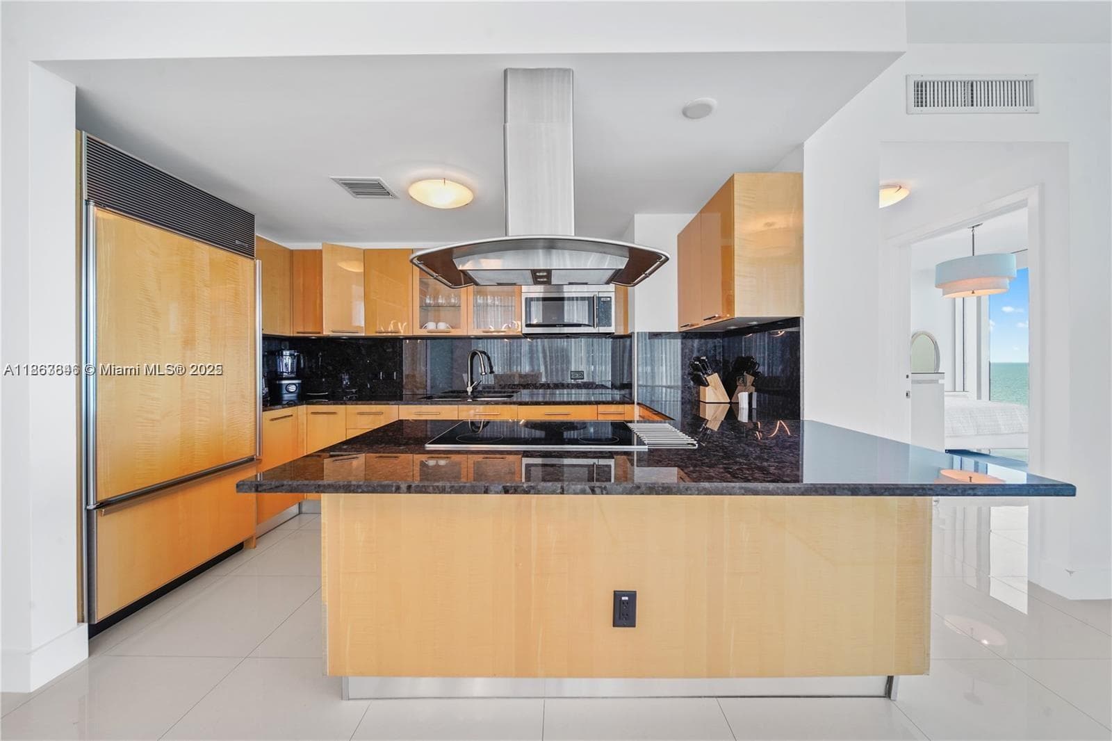 6899 Collins Ave 808 photo 17