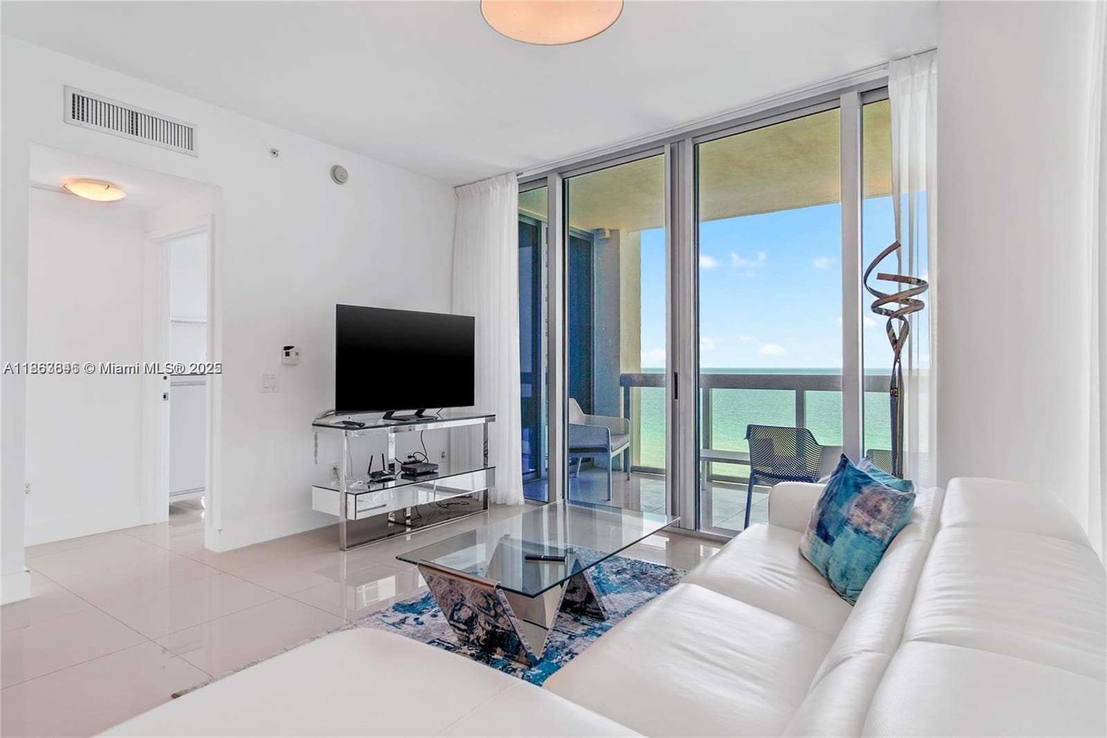 6899 Collins Ave 808 photo 10