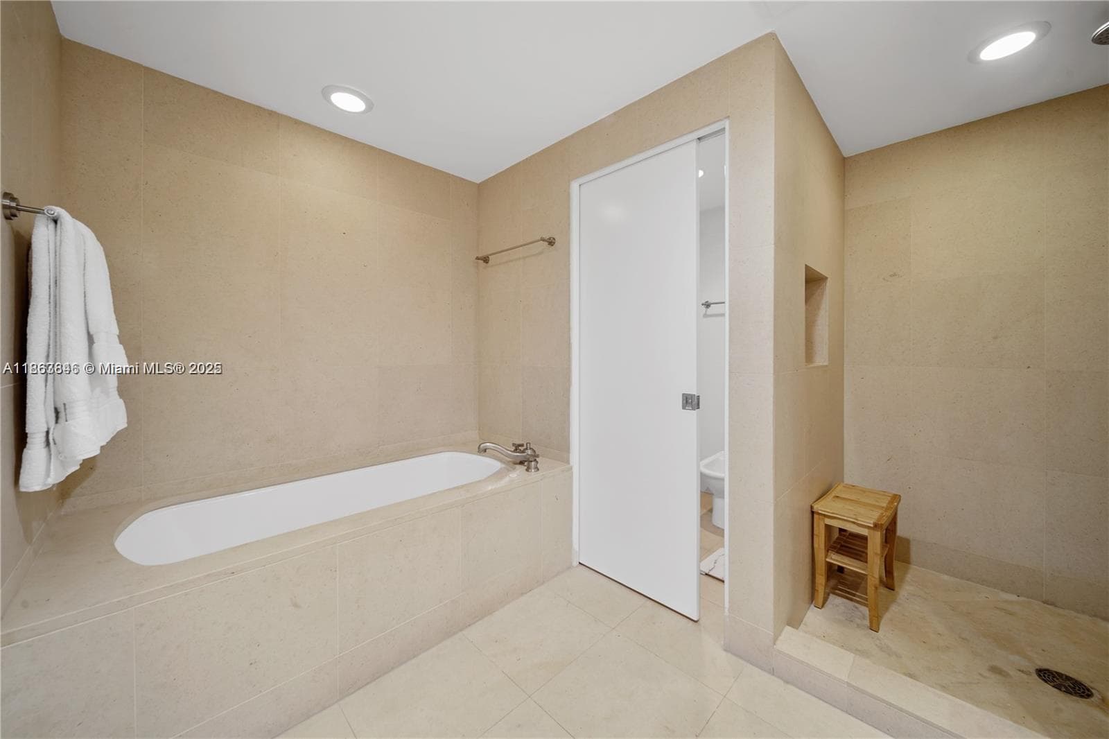 6899 Collins Ave 808 photo 25