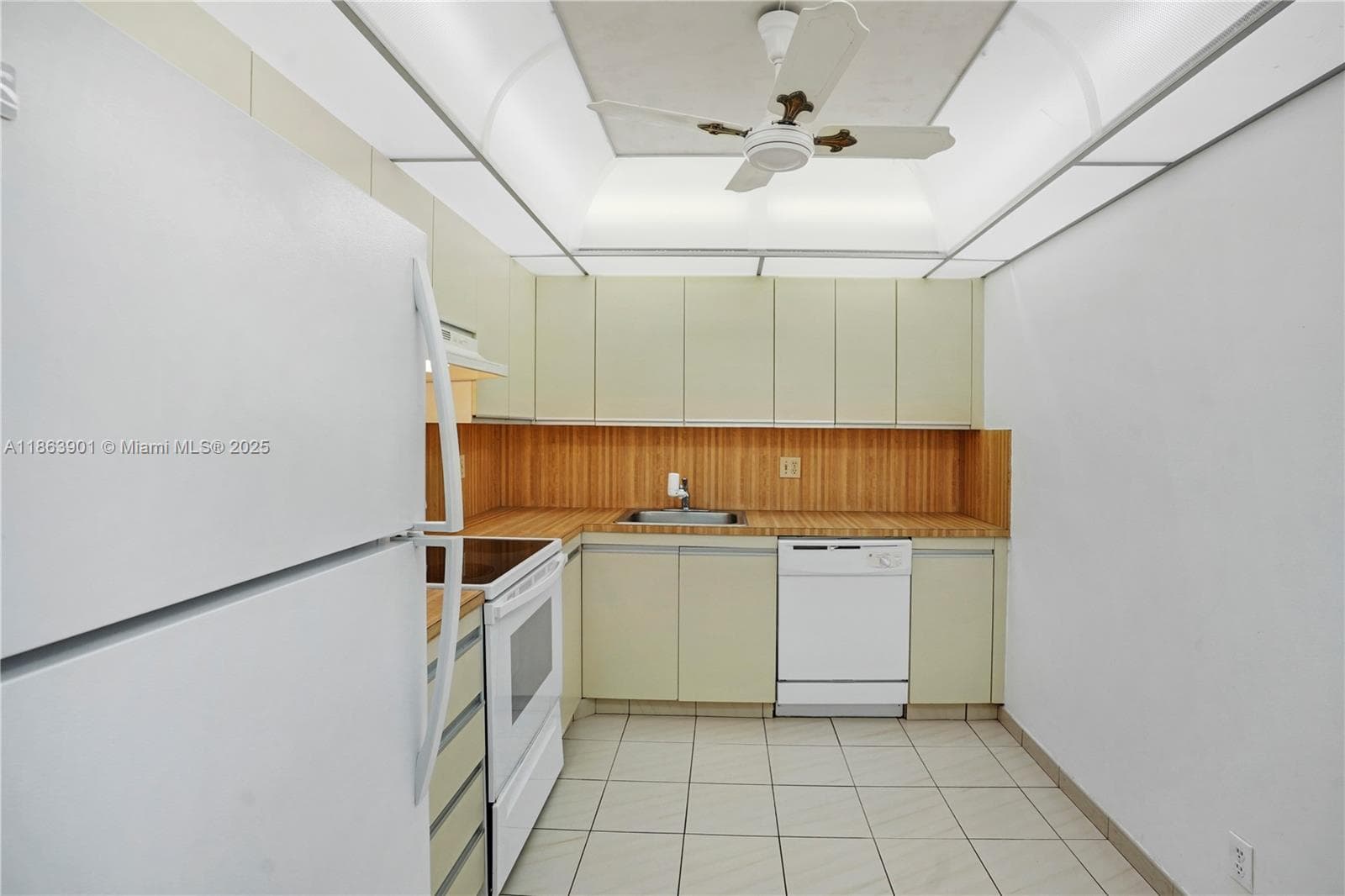 2500 Parkview Dr 2408 photo 7