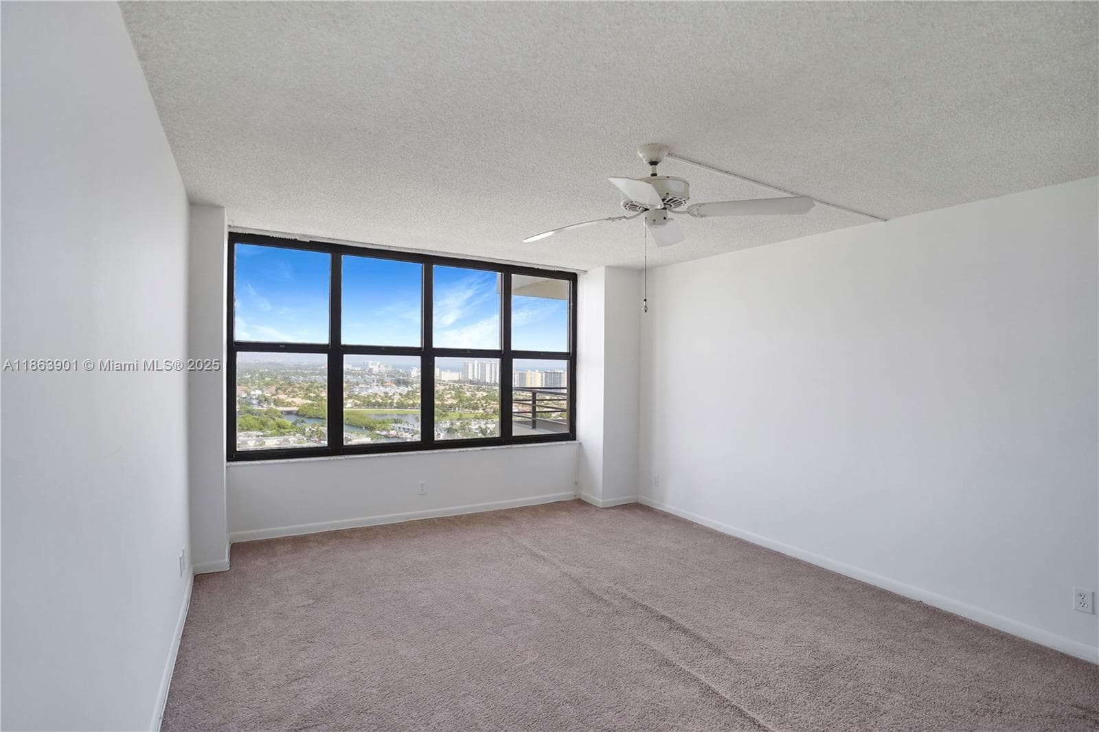 2500 Parkview Dr 2408 photo 19