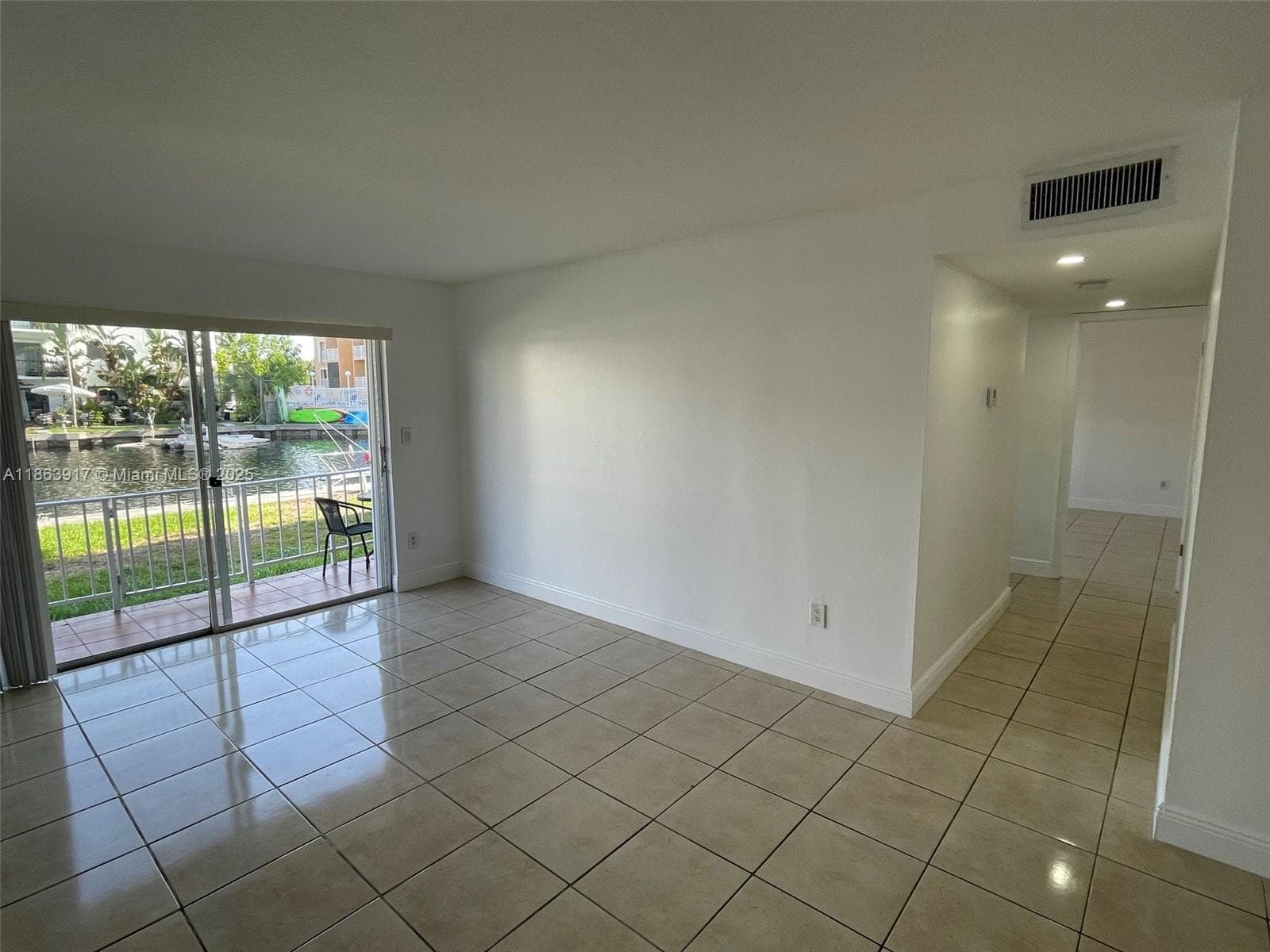 3522 NE 171st St 103 photo 6