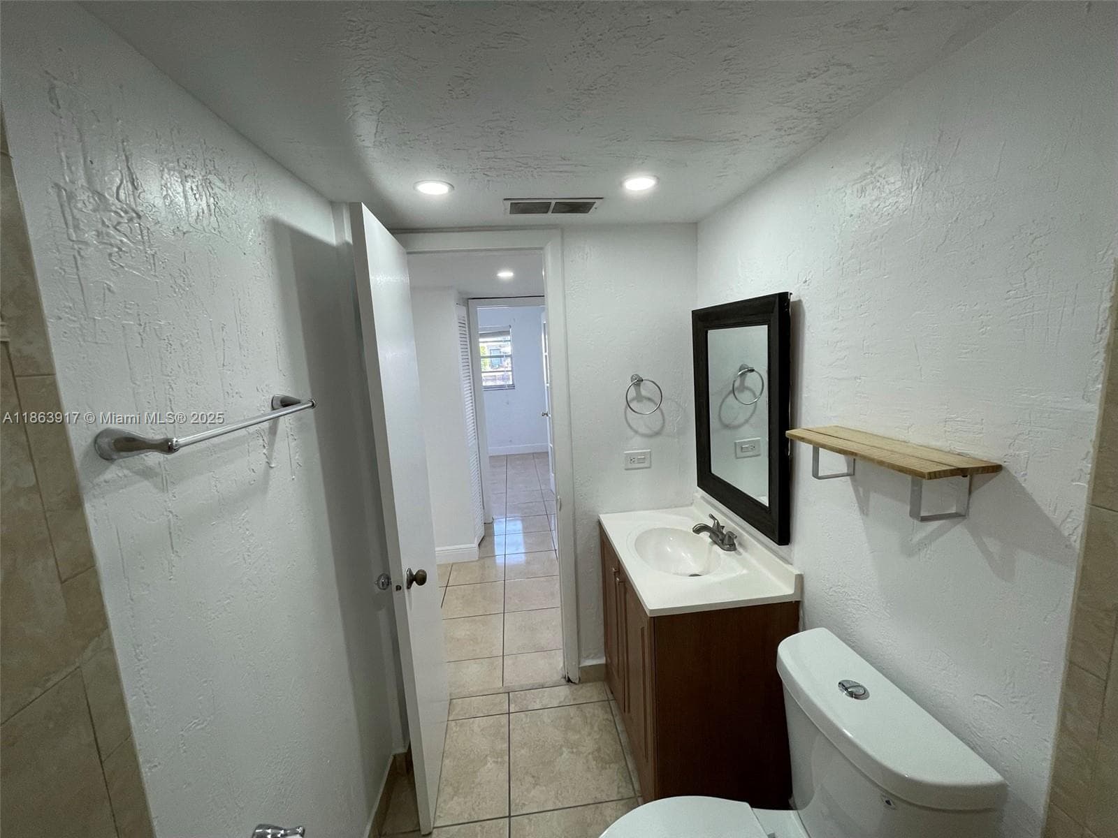 3522 NE 171st St 103 photo 16