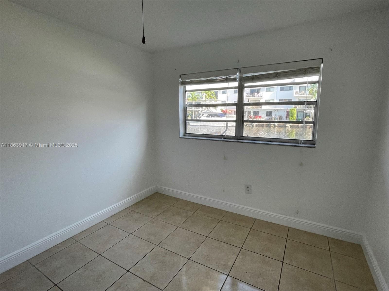 3522 NE 171st St 103 photo 7