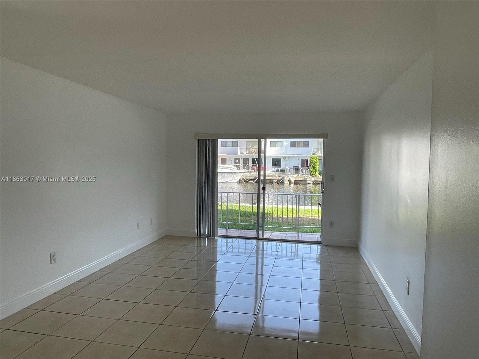 3522 NE 171st St 103 photo 5