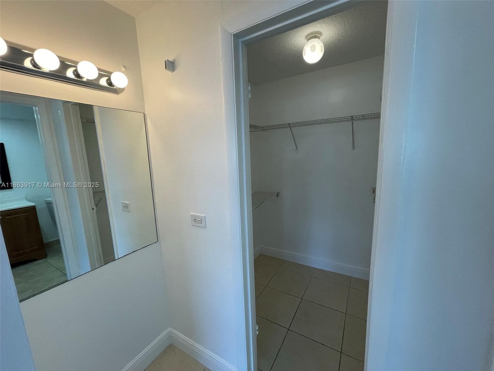 3522 NE 171st St 103 photo 14