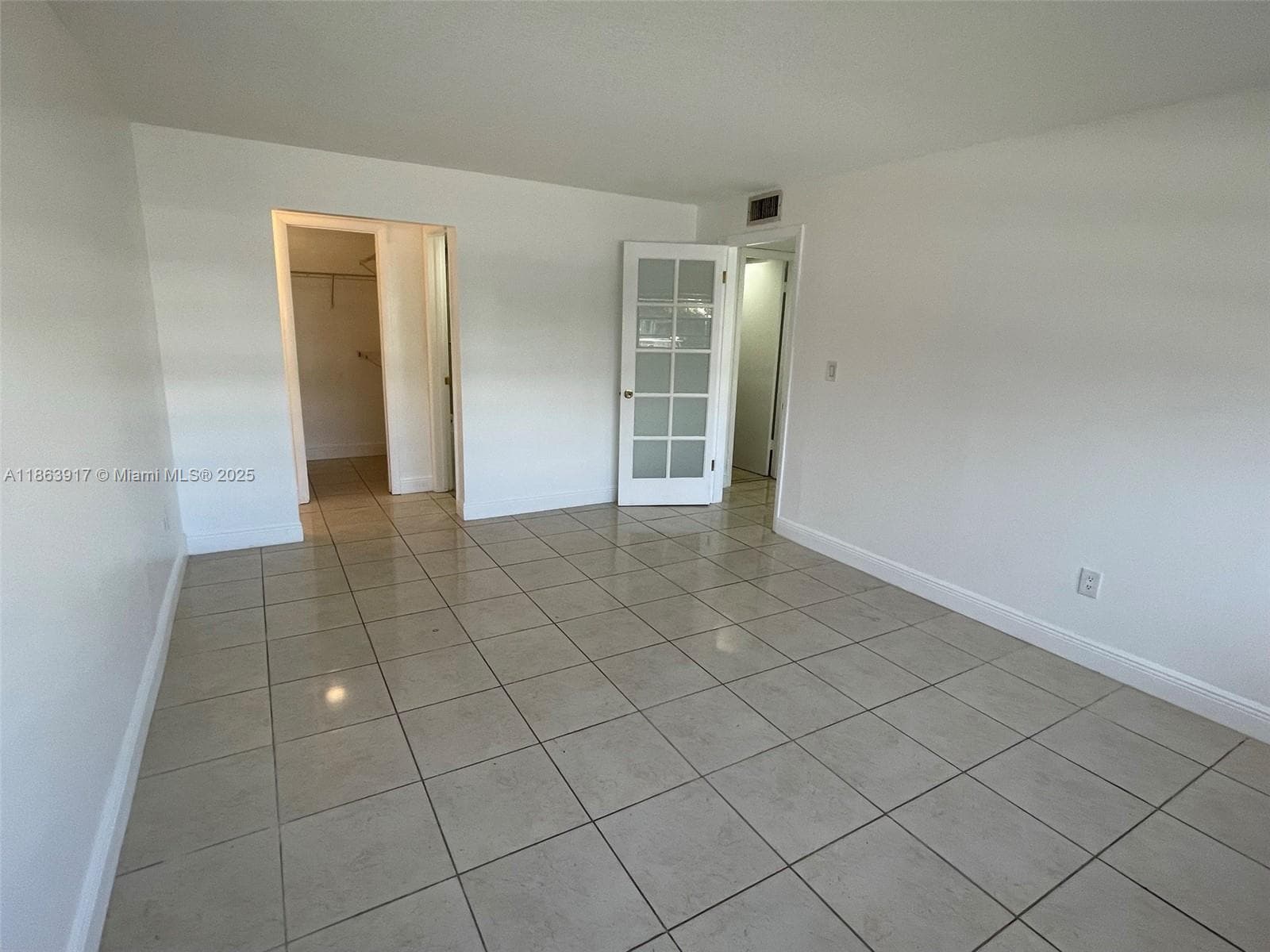 3522 NE 171st St 103 photo 11