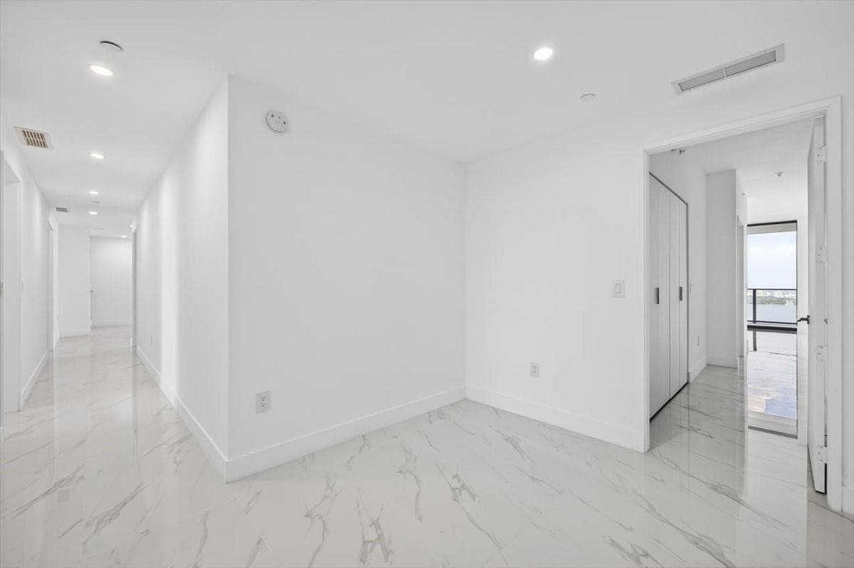 700 NE 24th Street 5202 photo 16