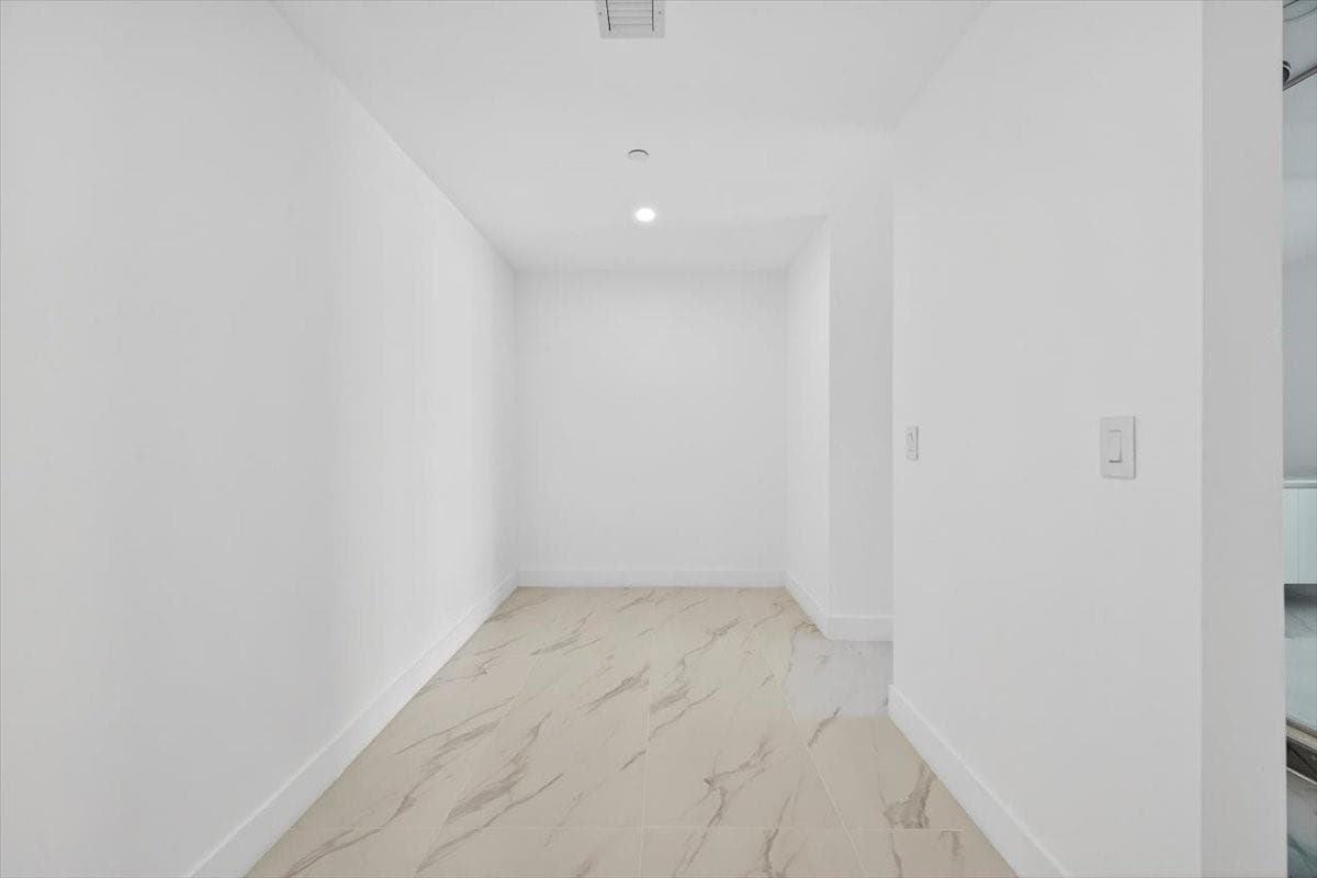 700 NE 24th Street 5202 photo 9