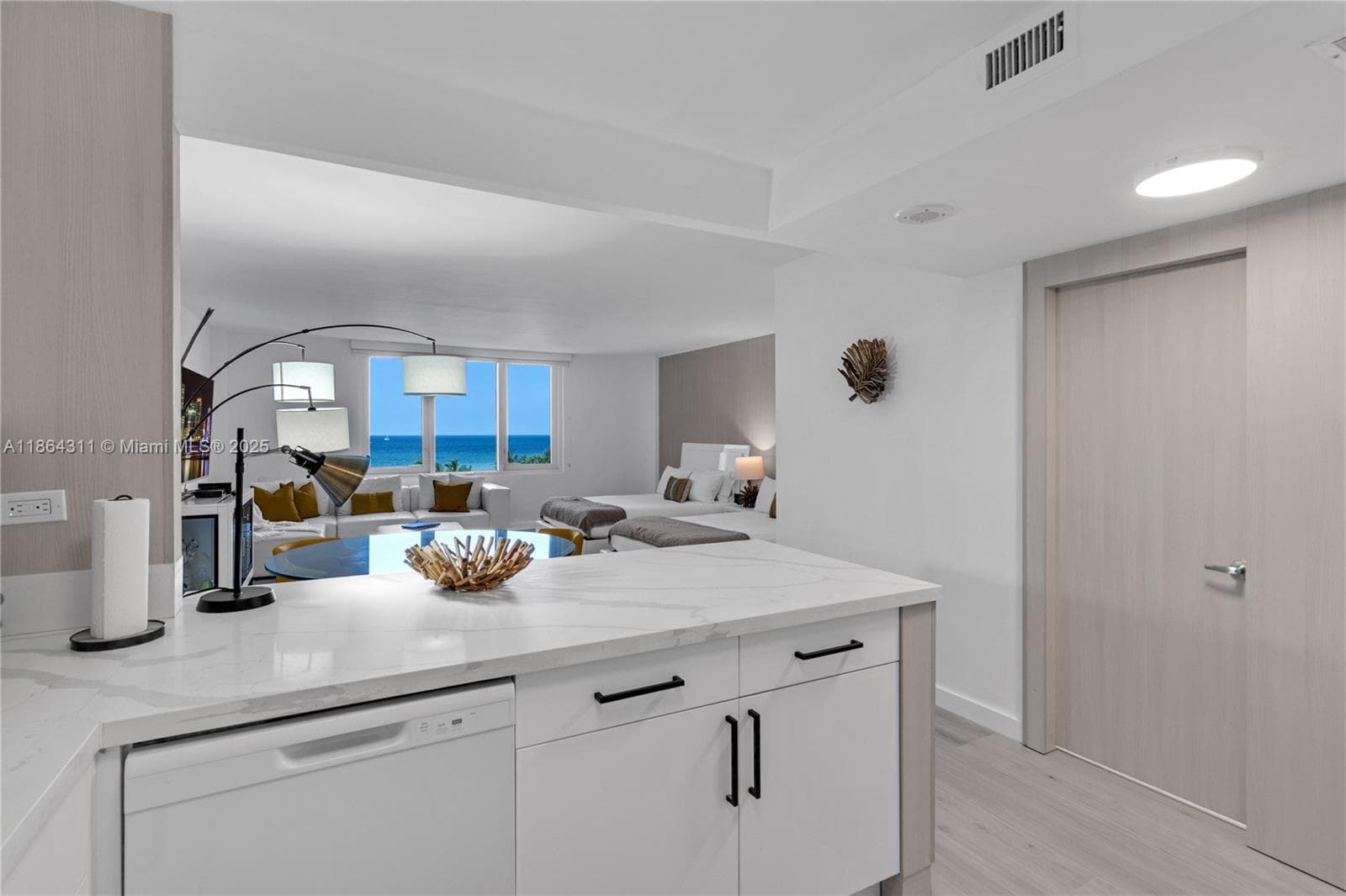 2301 Collins Ave 542 photo 16