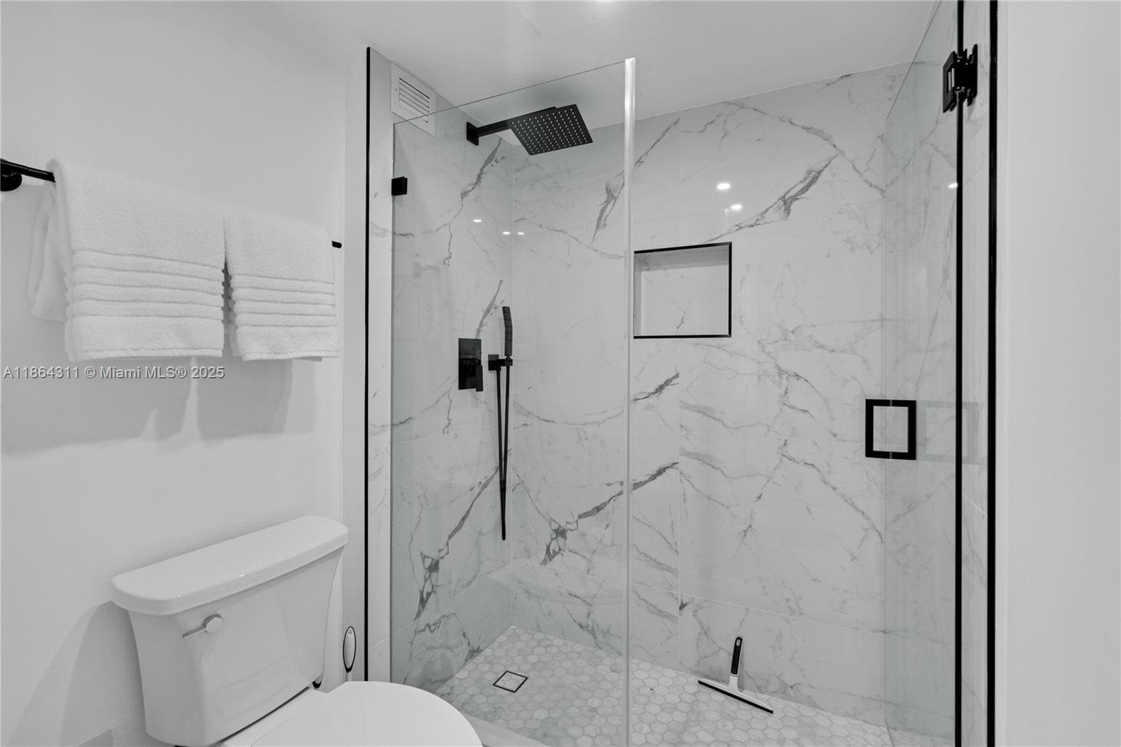 2301 Collins Ave 542 photo 15