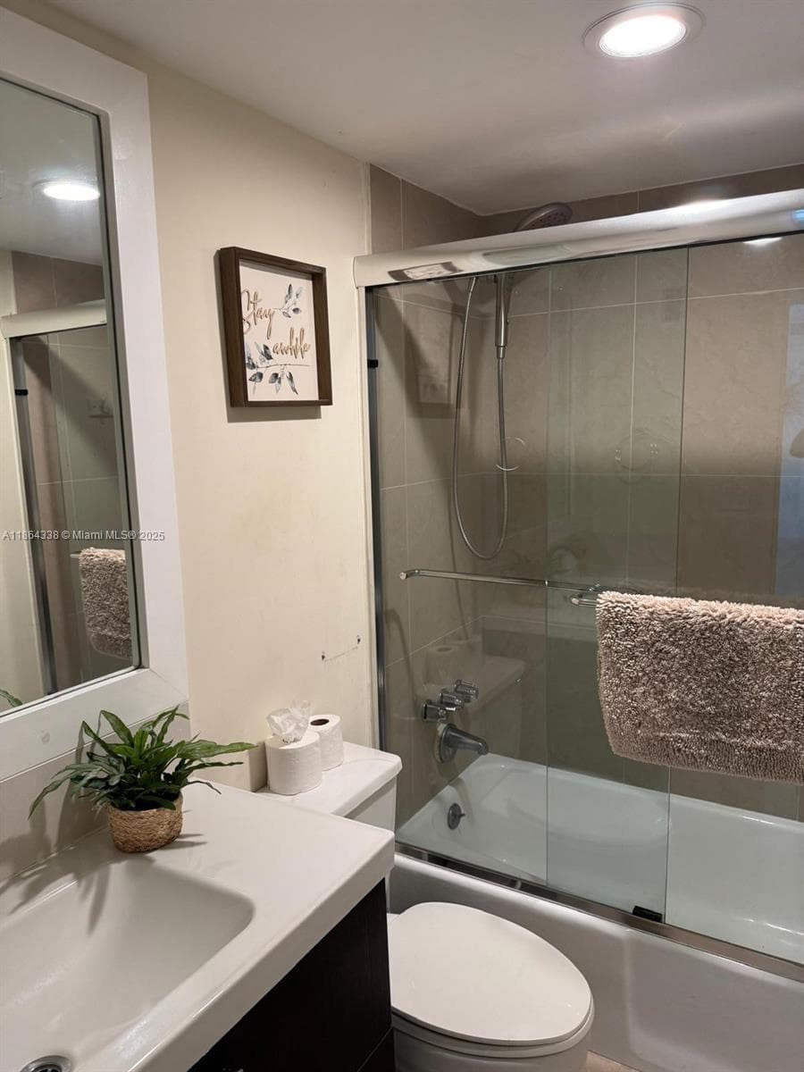 3801 S Ocean Dr 14V photo 17