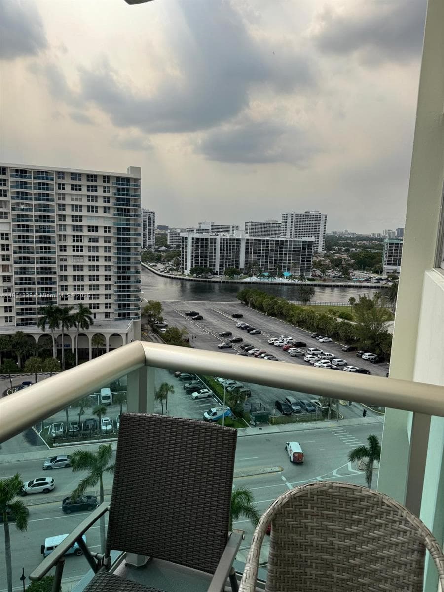 3801 S Ocean Dr 14V photo 20