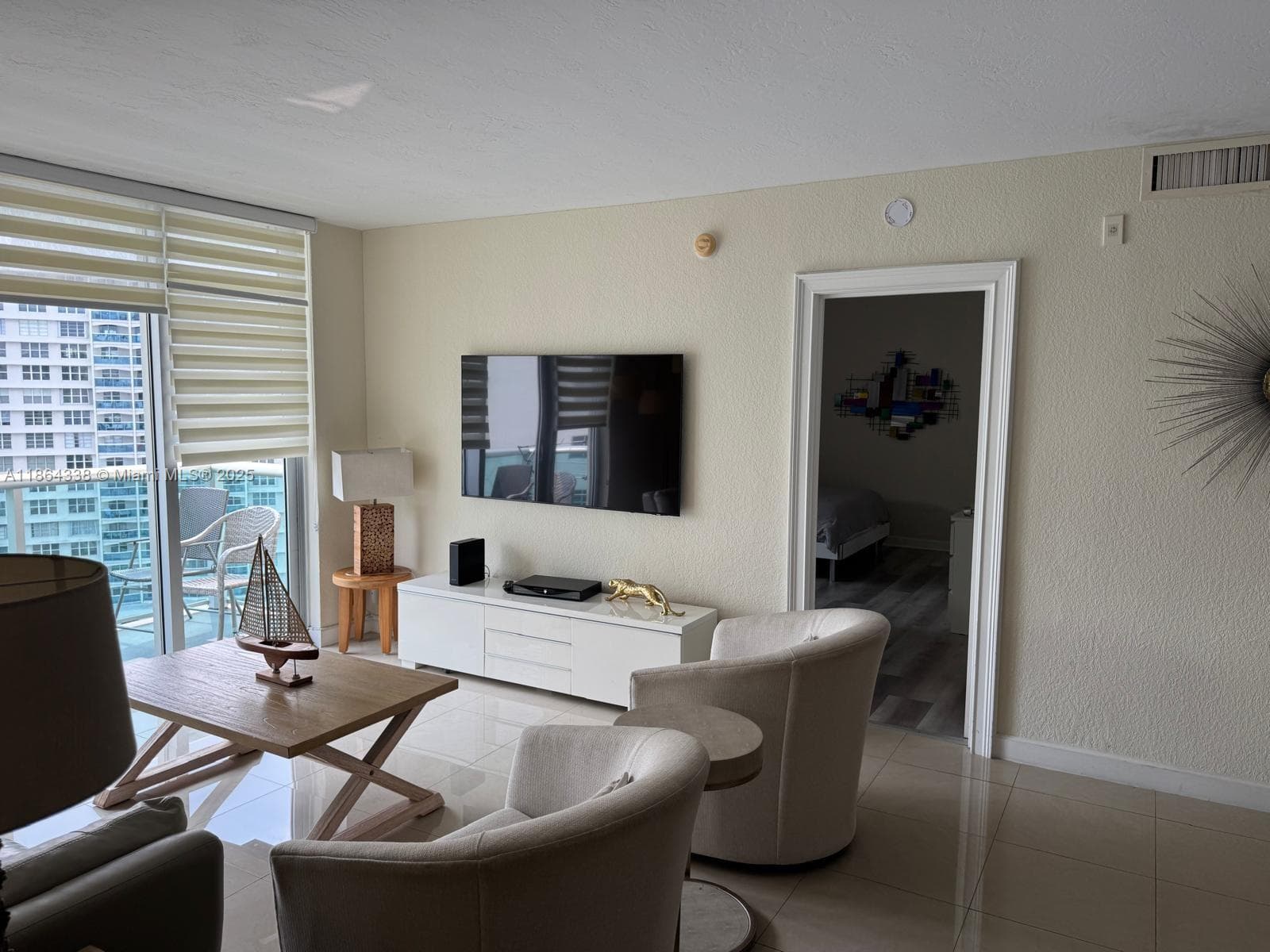 3801 S Ocean Dr 14V photo 4