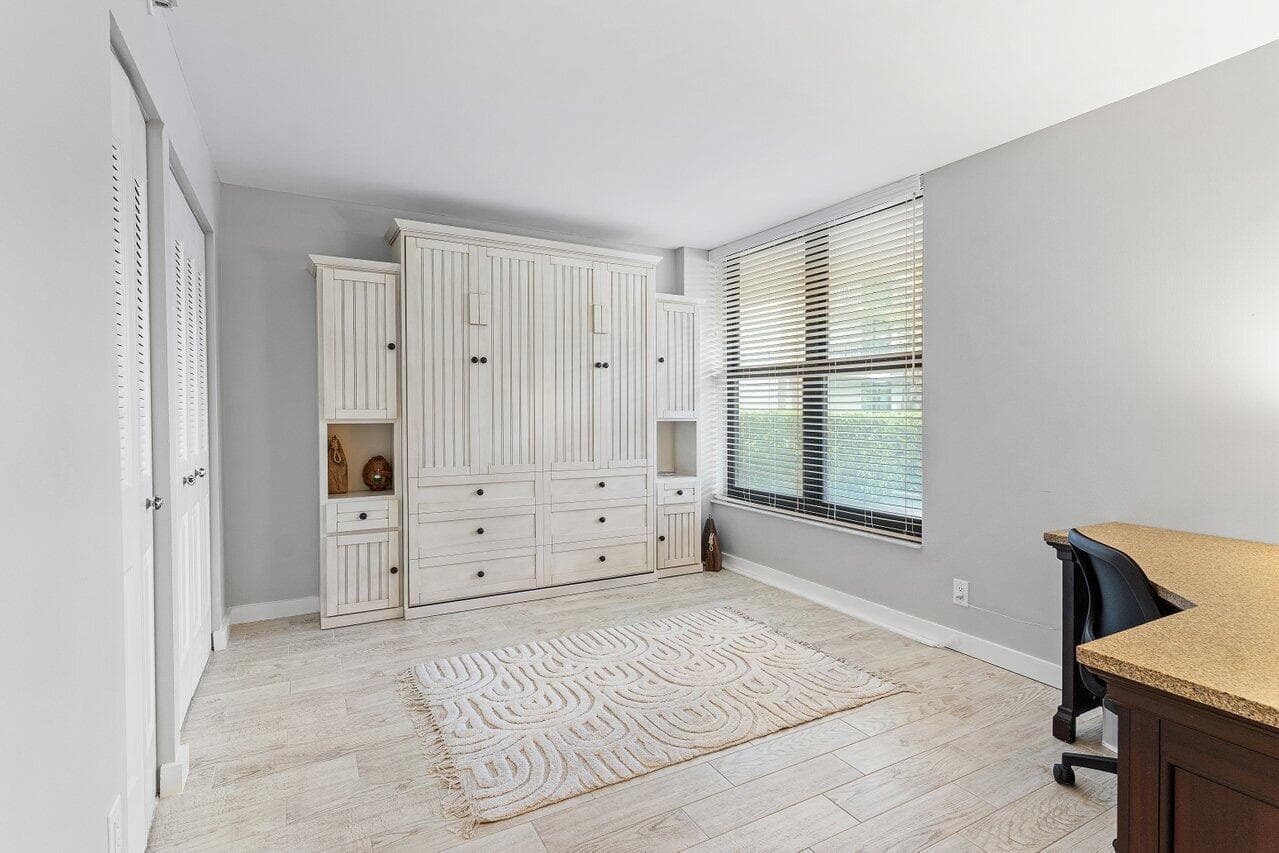 17 Royal Palm Way 105 photo 13