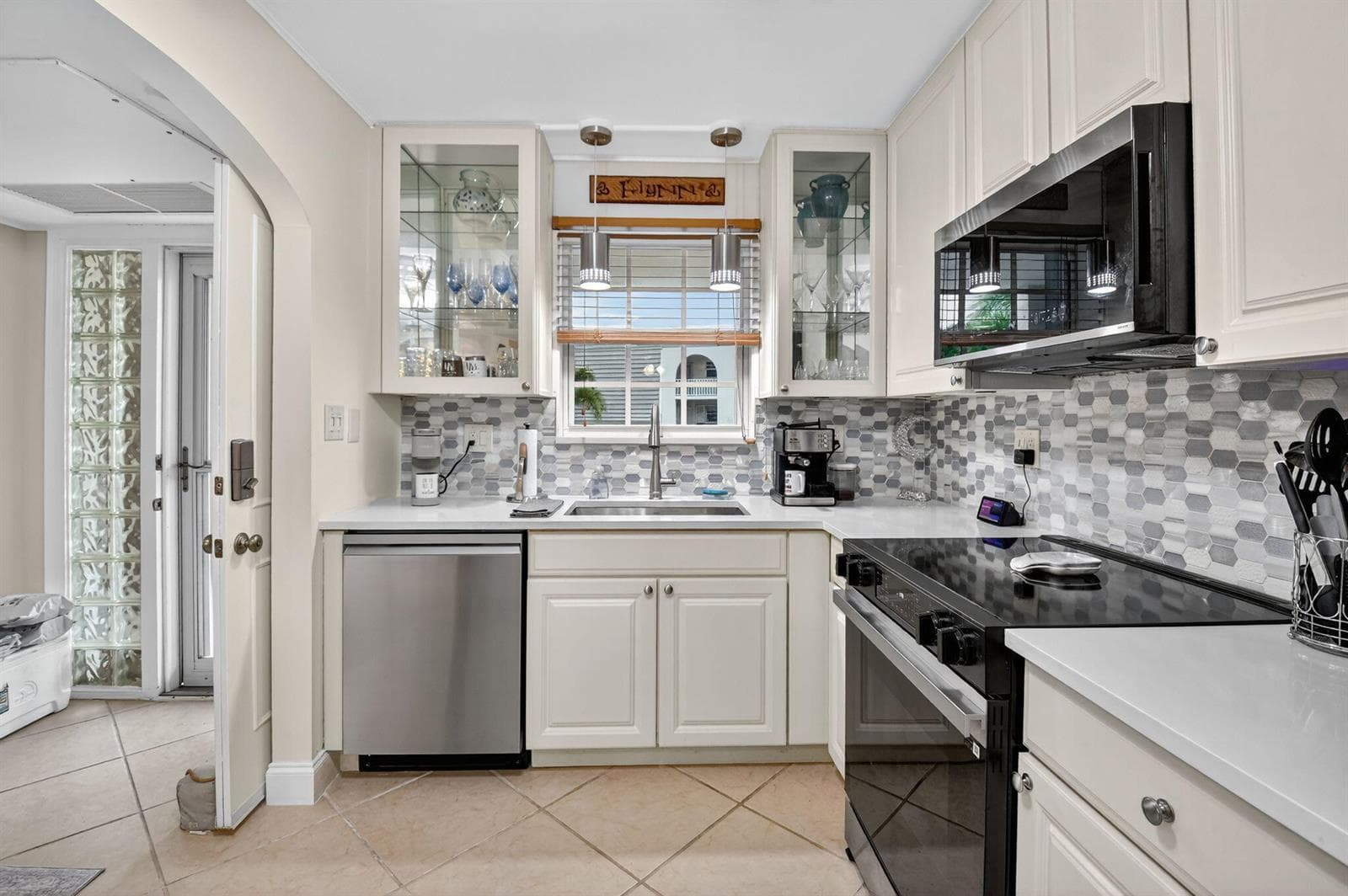 769 Jeffery Street 2-203 photo 4
