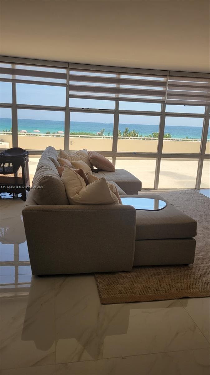 6423 E Collins Ave 206 photo 7