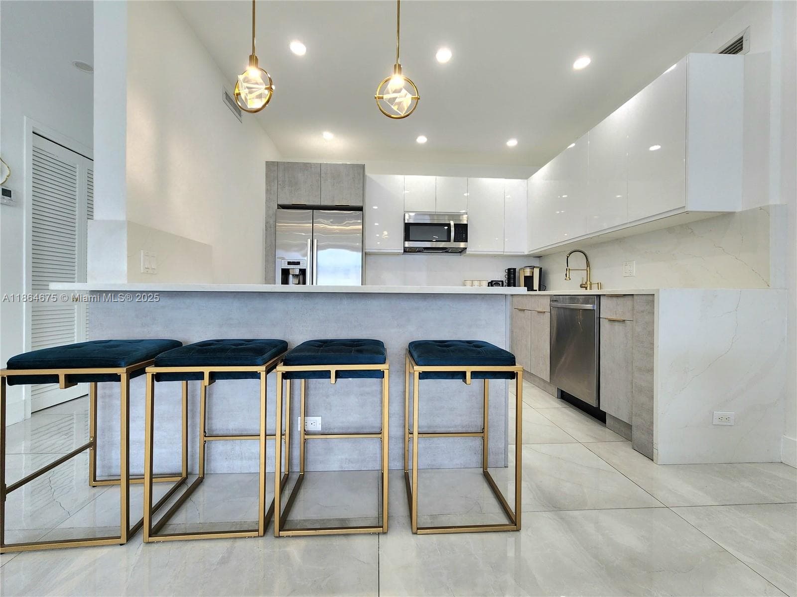 3505 S Ocean Dr 1502 photo 12