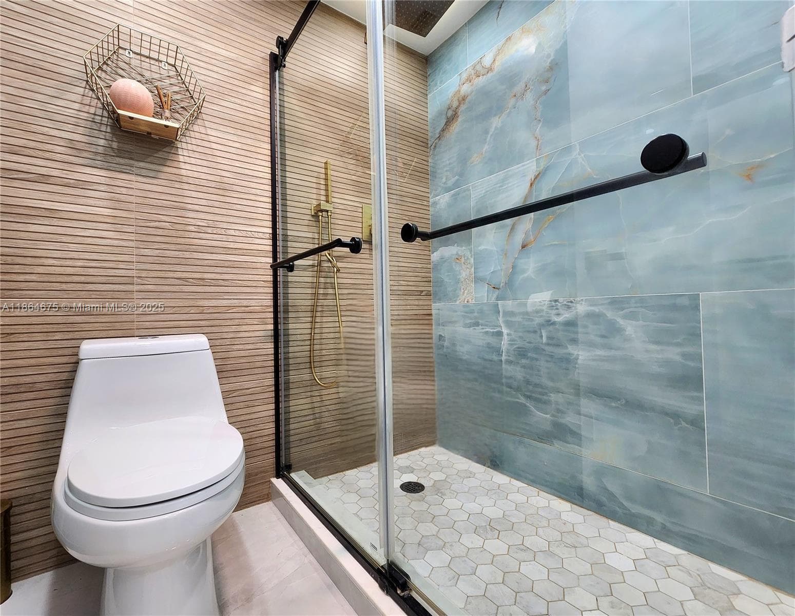 3505 Ocean Dr 1502 photo 18