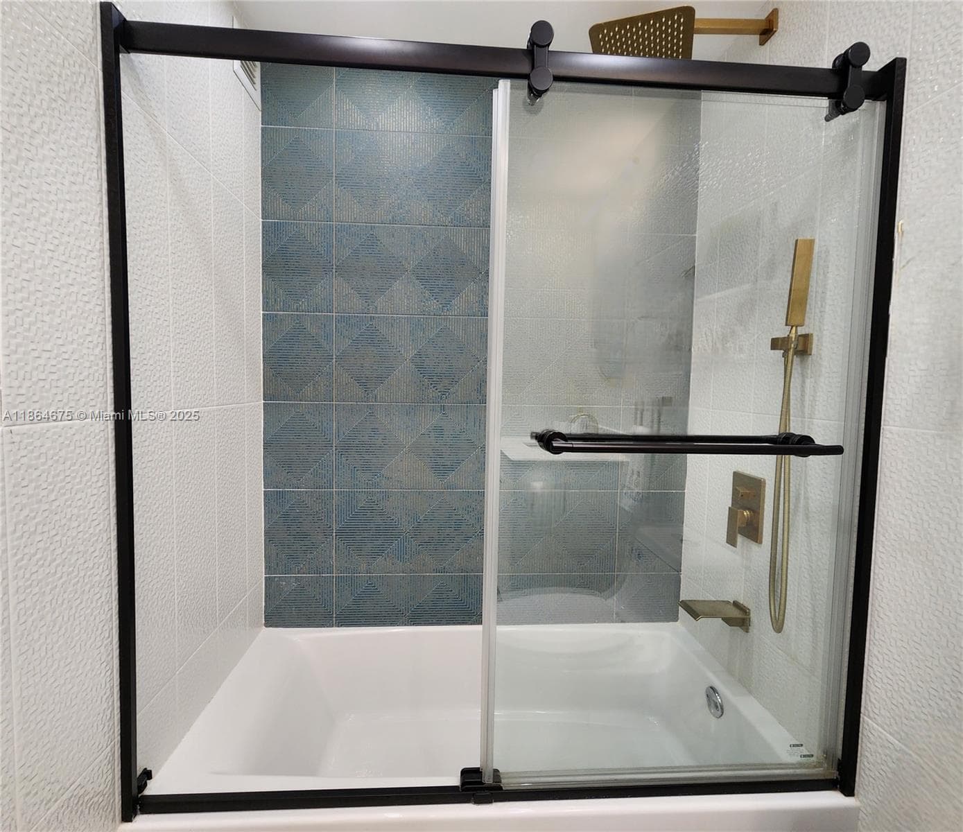 3505 Ocean Dr 1502 photo 21