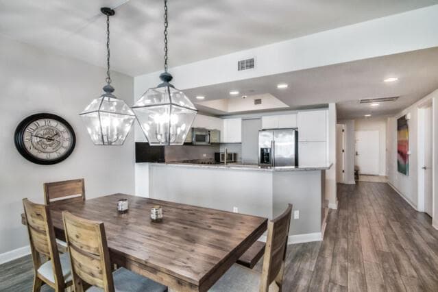 2650 Lake Shore Drive 2203 photo 6