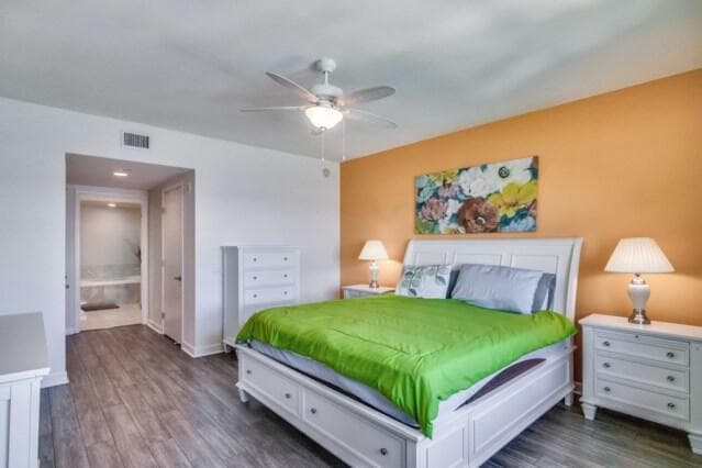 2650 Lake Shore Drive 2203 photo 17