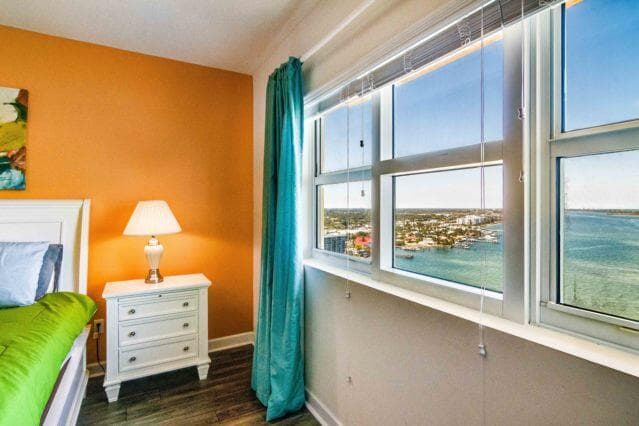 2650 Lake Shore Drive 2203 photo 16