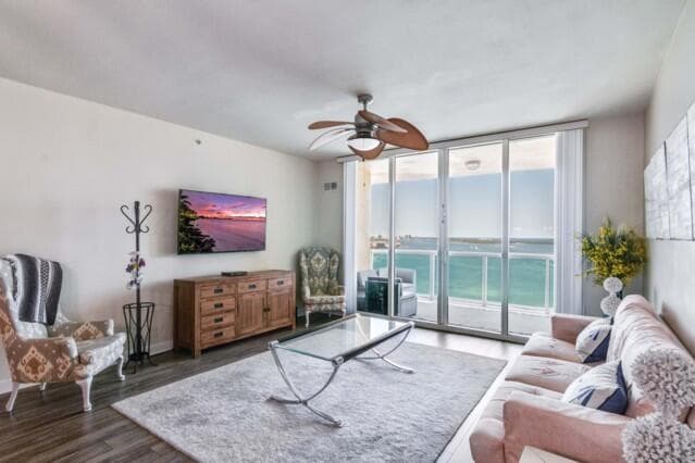 2650 Lake Shore Drive 2203 photo 9