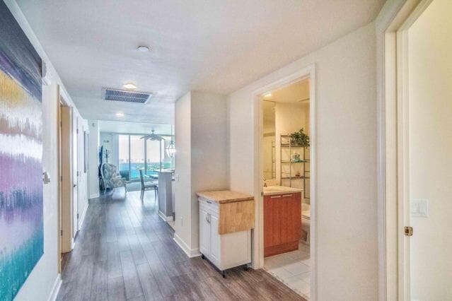 2650 Lake Shore Drive 2203 photo 14