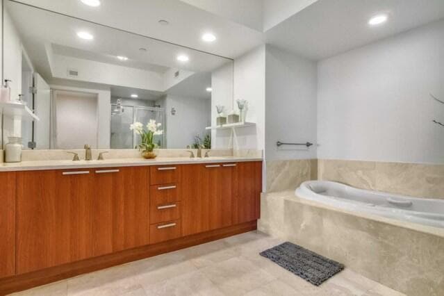 2650 Lake Shore Drive 2203 photo 18