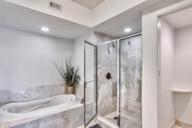 2650 Lake Shore Drive 2203 photo 19