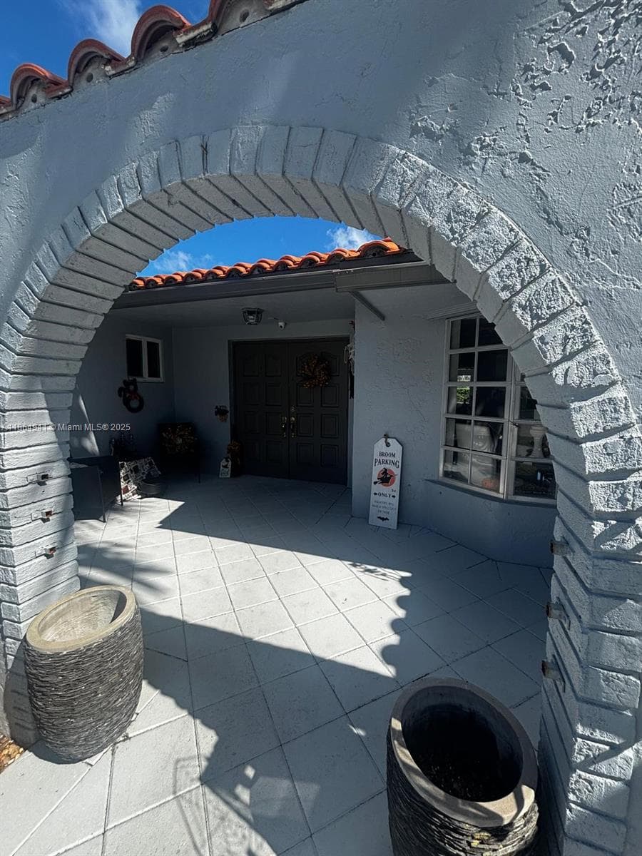 4220 27th Ave photo 3