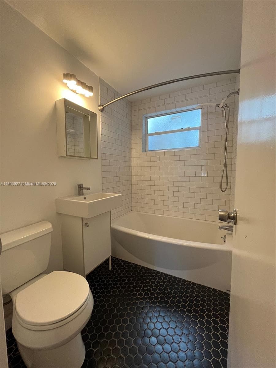 645 NE 77th St 6 photo 5