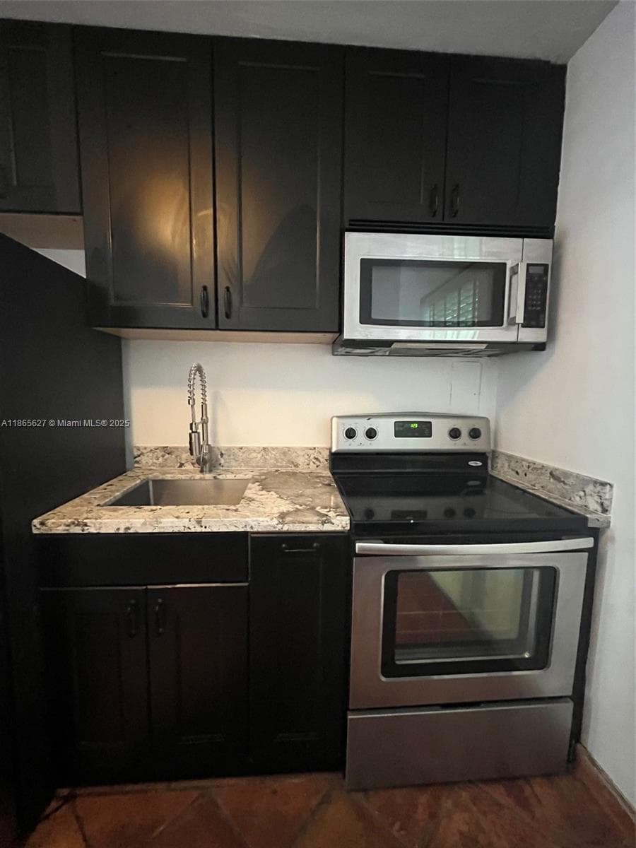 645 NE 77th St 6 photo 4